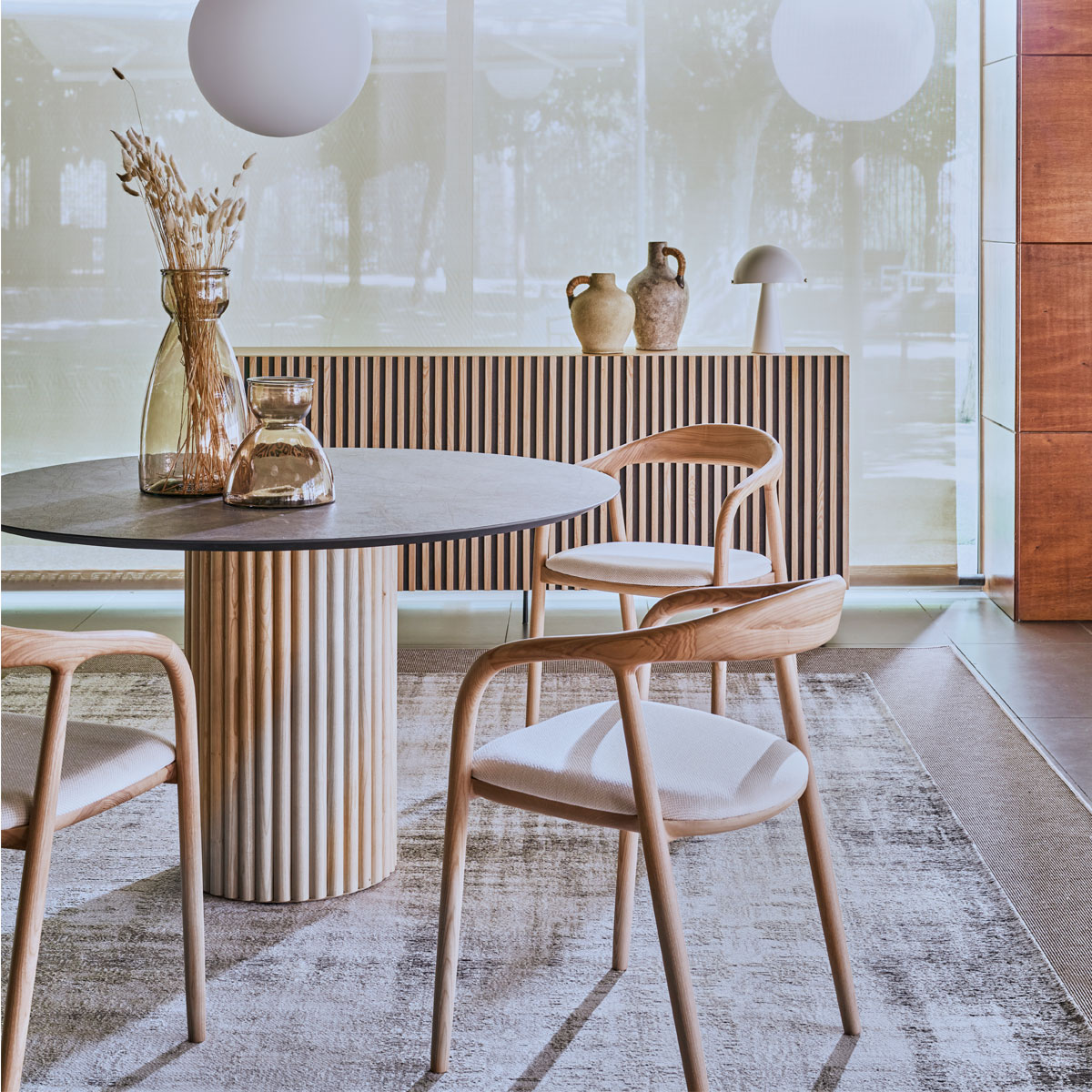 Sillas de comedor minimalistas y modernas  Blog Europa 20 Tienda de  Muebles de Diseño en Madrid